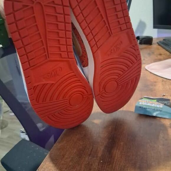 Air Jordan 1 Low SPADES 9.5 - Picture 5 of 8